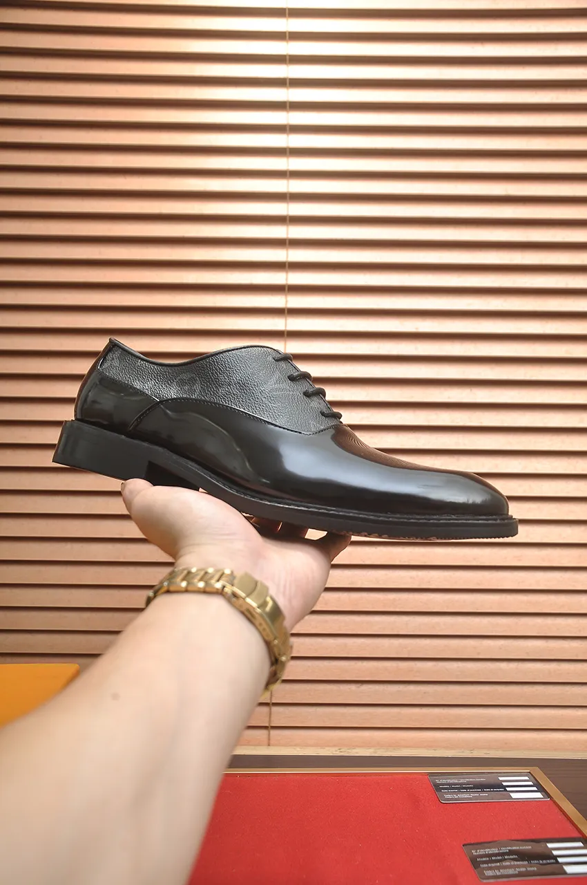 Men's men's shoes 💰460💶 [LV] (all high-end sheep lining) 🍀LV's latest genuine leather business suit shoes are launched simultaneously on the official website. The first-layer cowhide imported from Italy is made of heavy gold, 💥official website 1:1 rubber outsole. Versatile to wear, high-end without losing class, and the color combination is extraordinary. This four-season style is alluring when worn on your feet, showing off your big-name flair. Standard code 38-45 (45 customized)